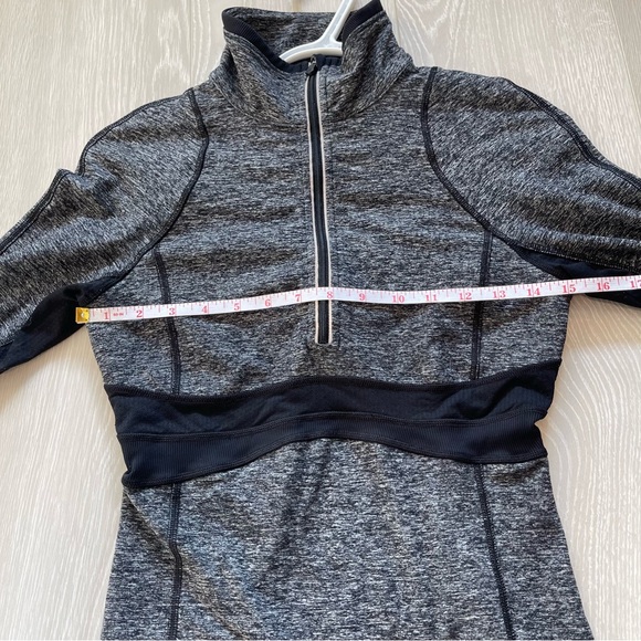 Lululemon Pullover Run Full Tilt Women’s size 4 Grey Half Zip - Picture 6 of 16